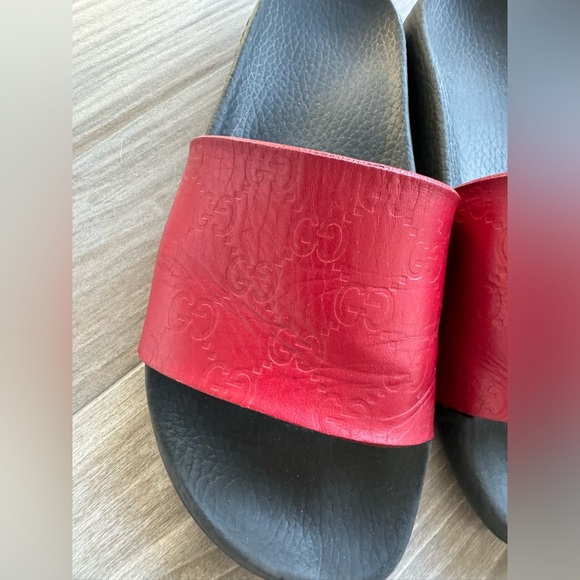 Authentic Red GG Gucci rubber slides size 38 - Picture 4 of 7